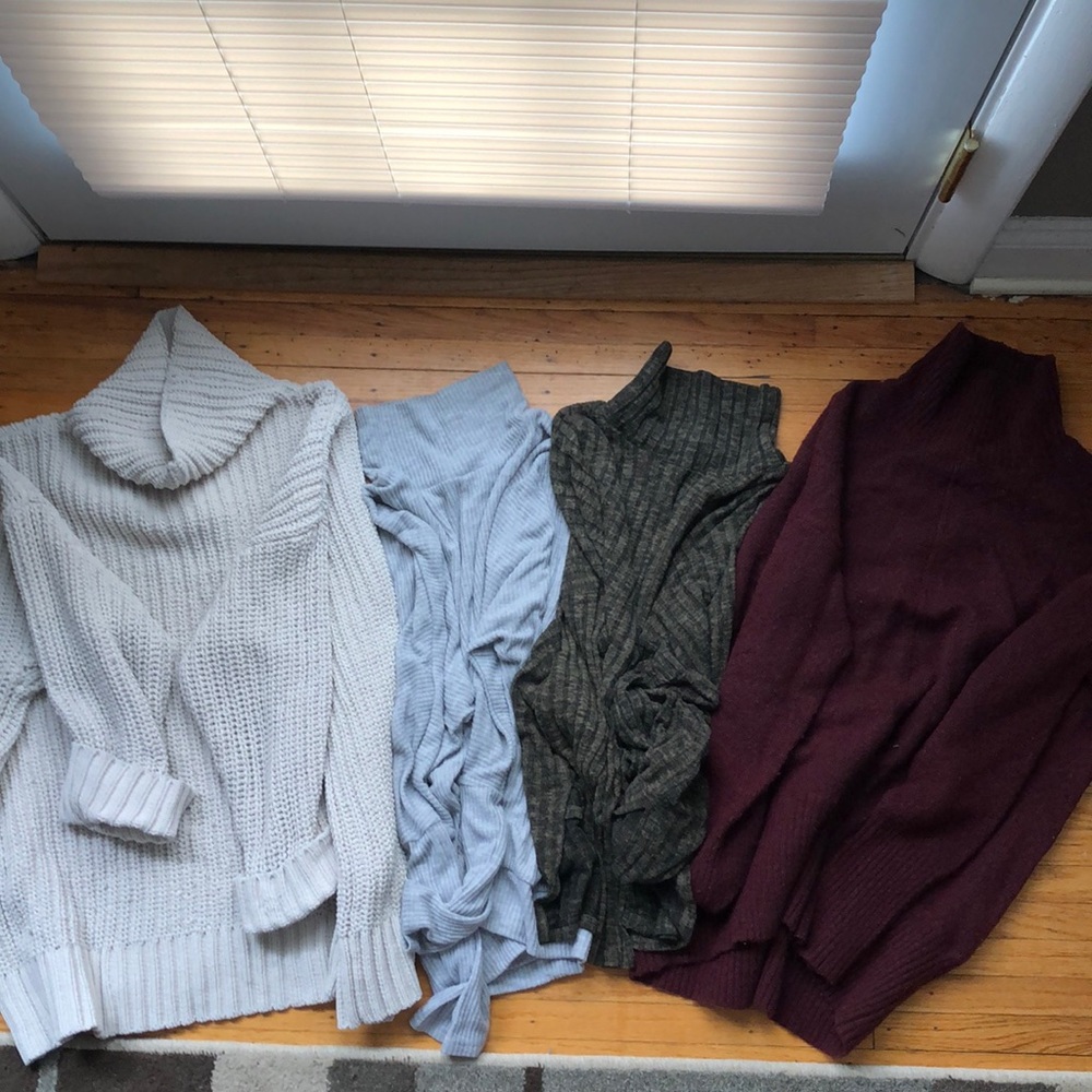 Set of 4 turtleneck sweaters- for SIZES M&L